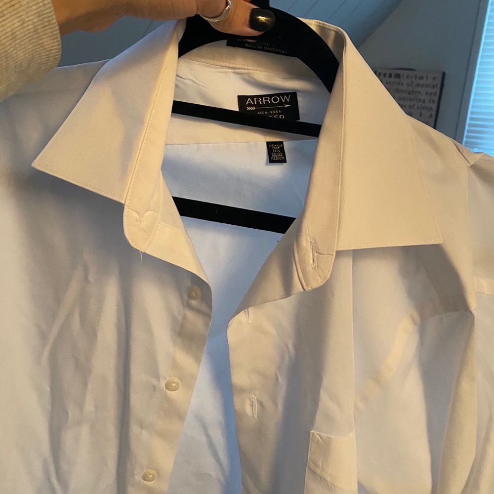 Arrow fitted white button down size M 15 1/2 32/33